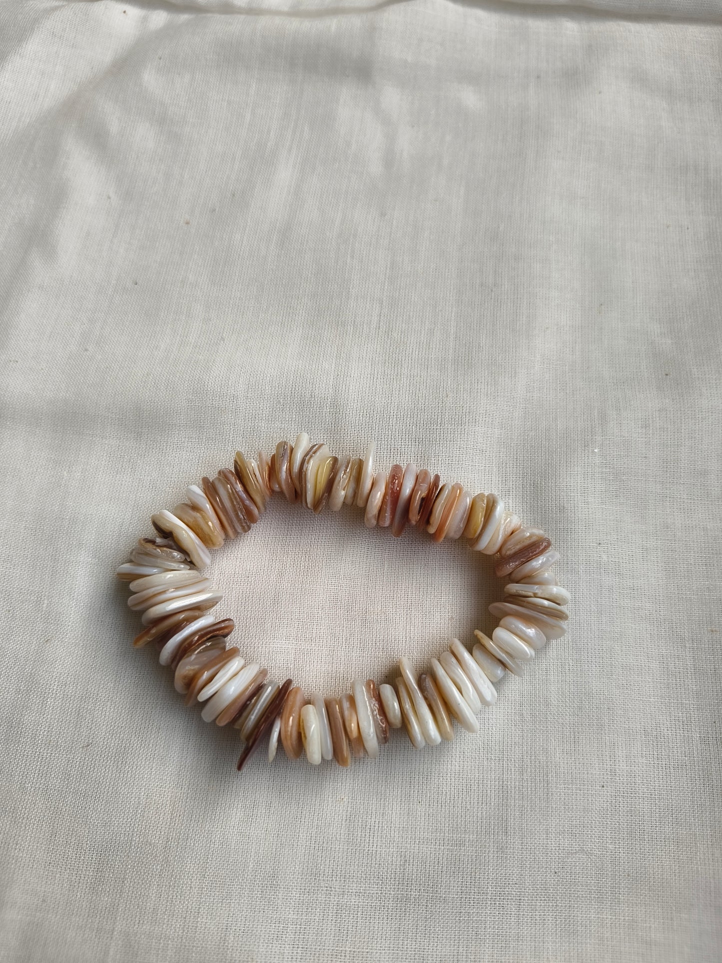 கடற்சங்கு கை வளையல் (Seashell Bracelet)