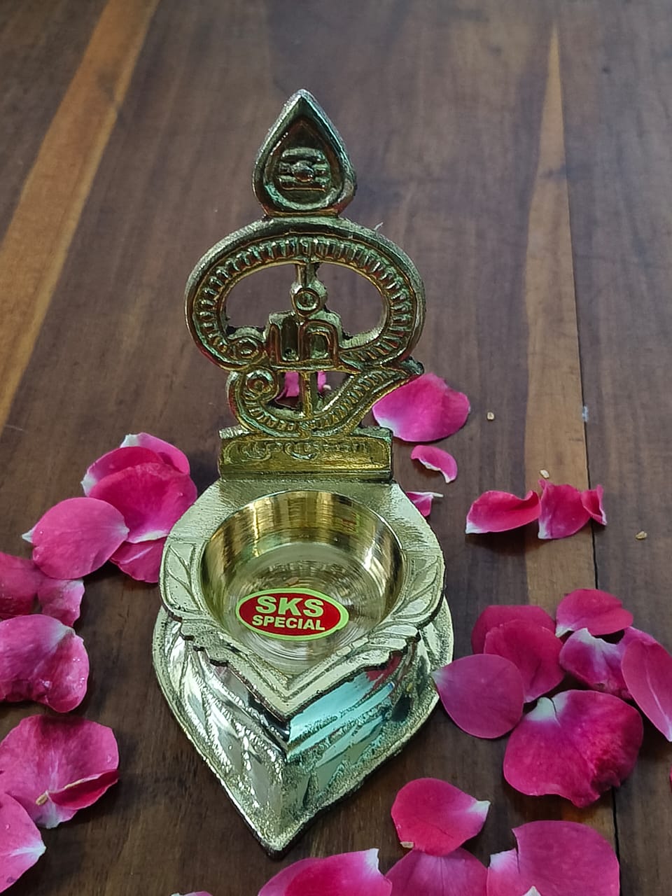 ஓம் விளக்கு – பித்தளை ஓம் வடிவ தீபம் | வேல் தீபம் | ஓம் வேல் விளக்கு