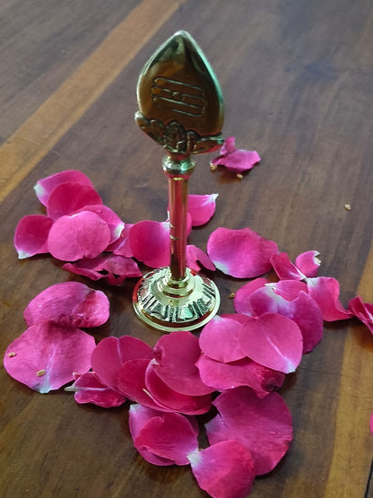 தங்க நிற பித்தளை முருகன் வேல் - 6 cm